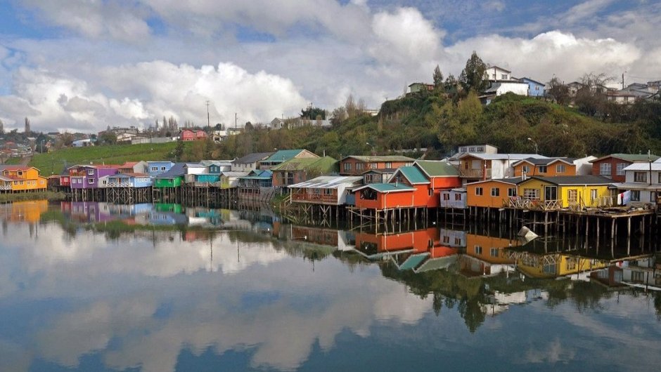 Imagen de contexto de los palafitos de Chiloé.