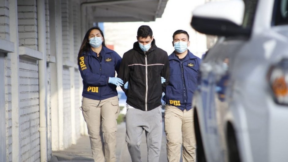 El venezolano de 26 años fue detenido por personal de la PDI durante las últimas horas. (Foto: @PDI_CHILE). 